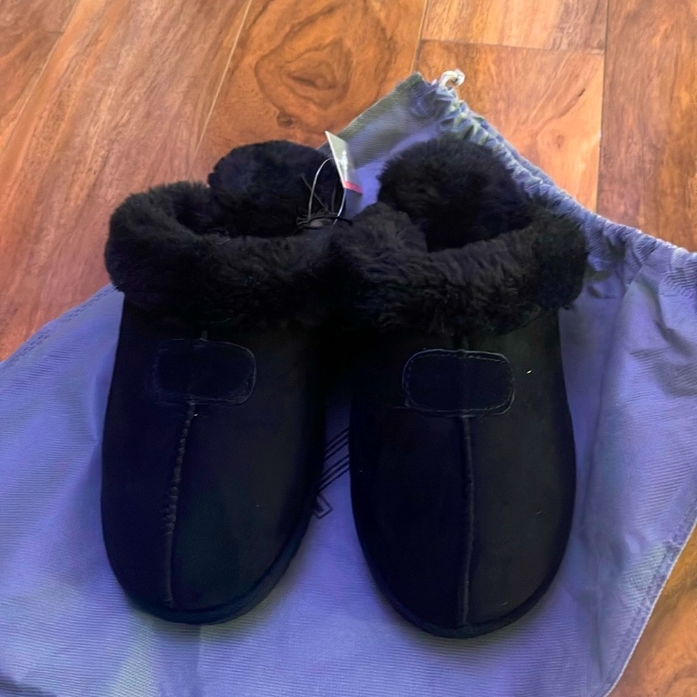 WFL Ladies warm winter slippers size 8